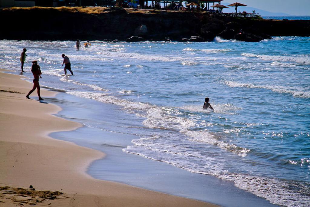 Sea View Beachfront Maria וילה *